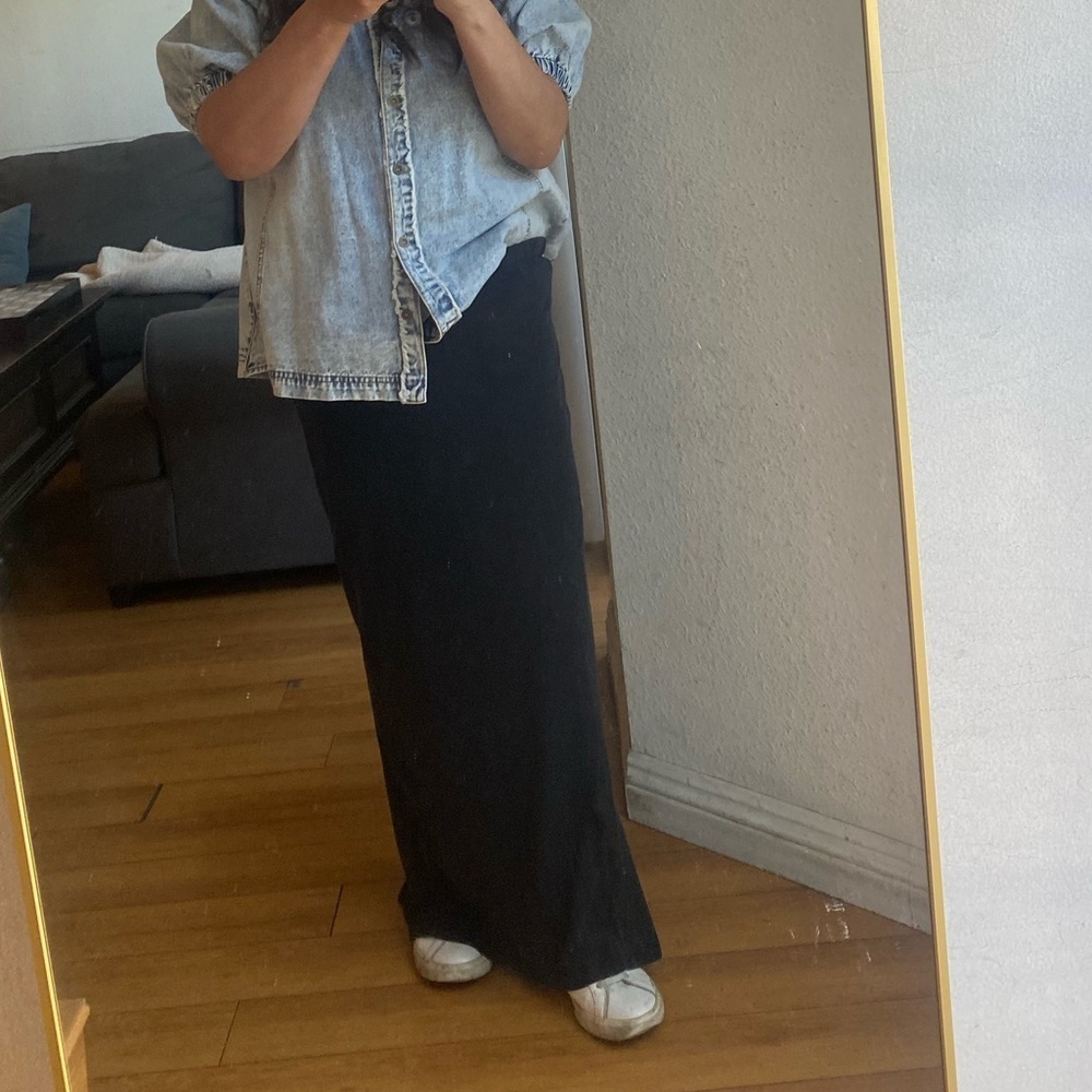 Essential Skirt - Black - Picture 3 of 3